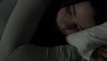 Split.2016.720p.BRRip.Bengali.Dub.x264-1XBET.0002.th.jpg
